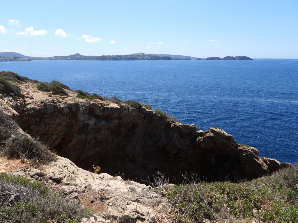 L'Olla y las islas Malgrats al fondo